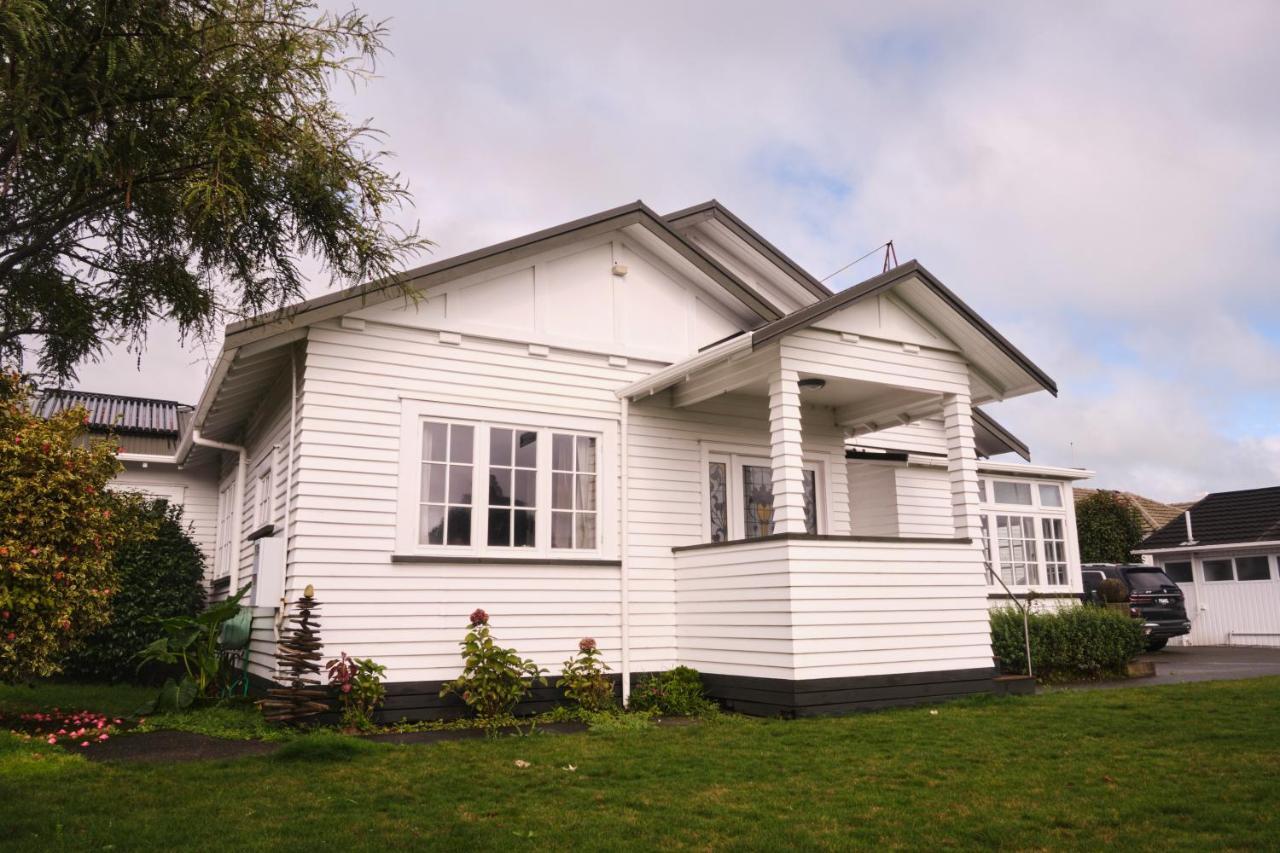 Victorian Designs - Spacious Home In Rotorua Central Extérieur photo